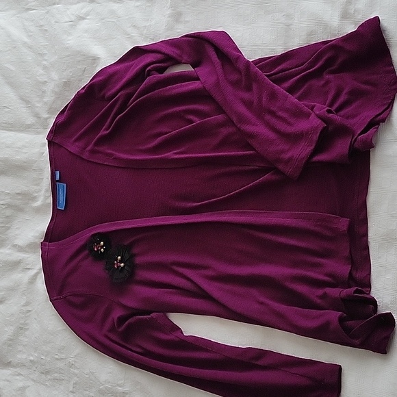 Vera Wang cardigan w/brooches - Picture 2 of 7